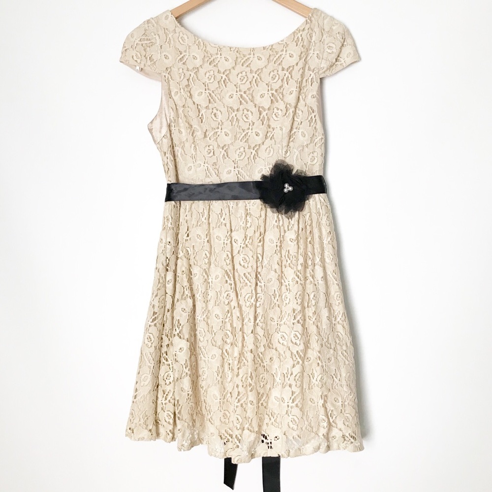 NWOT ModCloth City Triangles Cream Lace Dress - 13